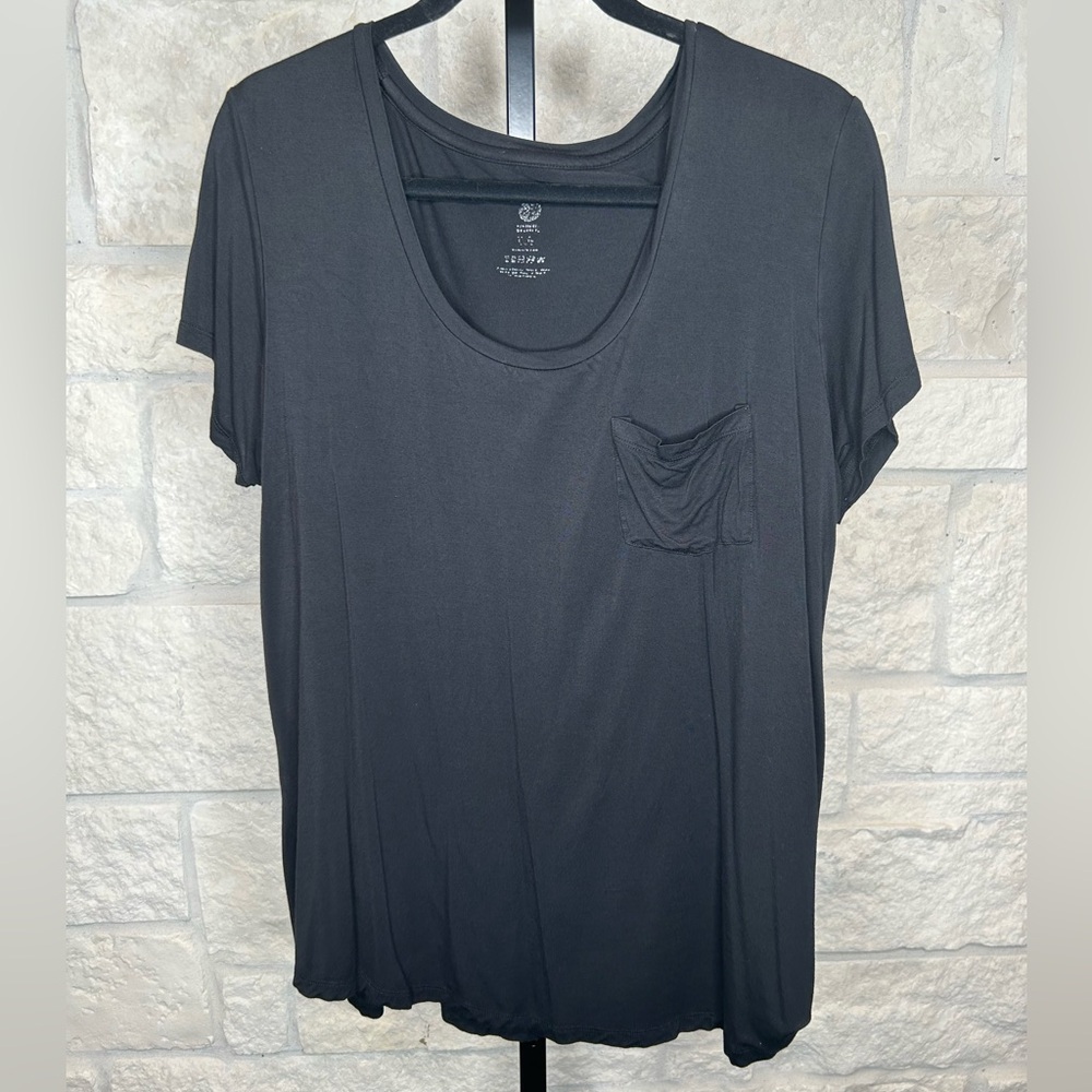 Kindred Bravely Maternity Nursing T shirt Round Neck Large Black